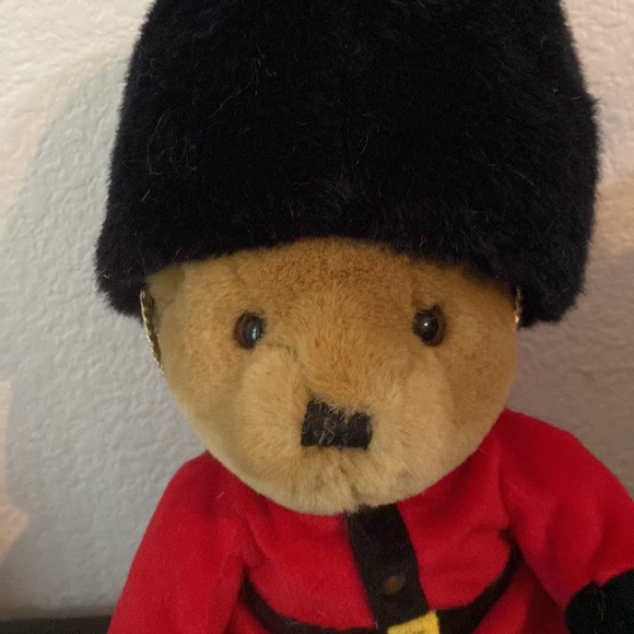 Harrods 10” Vintage Royal Guardsman Plush Bear with original tag in red uniform. - Picture 4 of 12